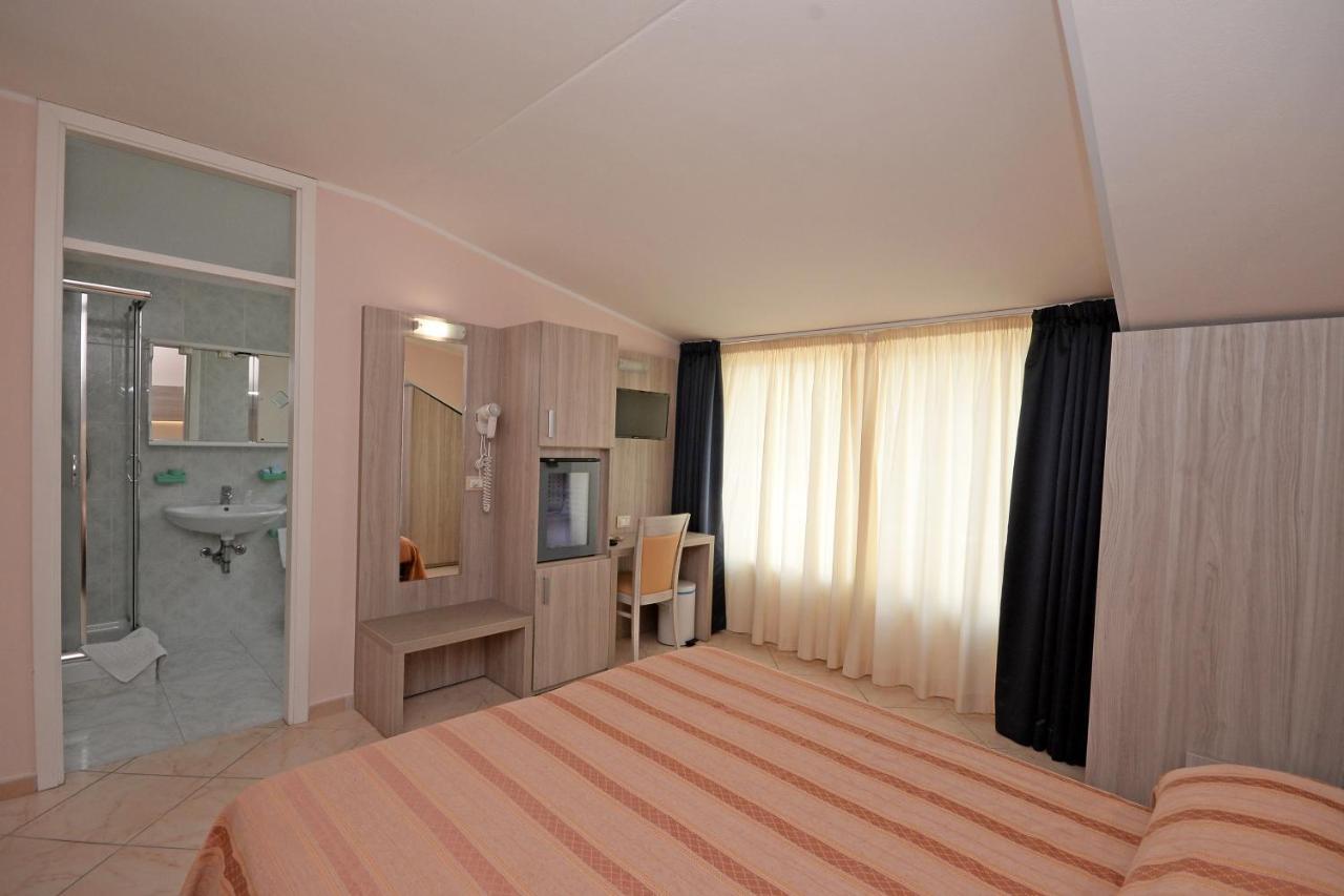 Hotel Concorde Cesenatico Exterior photo